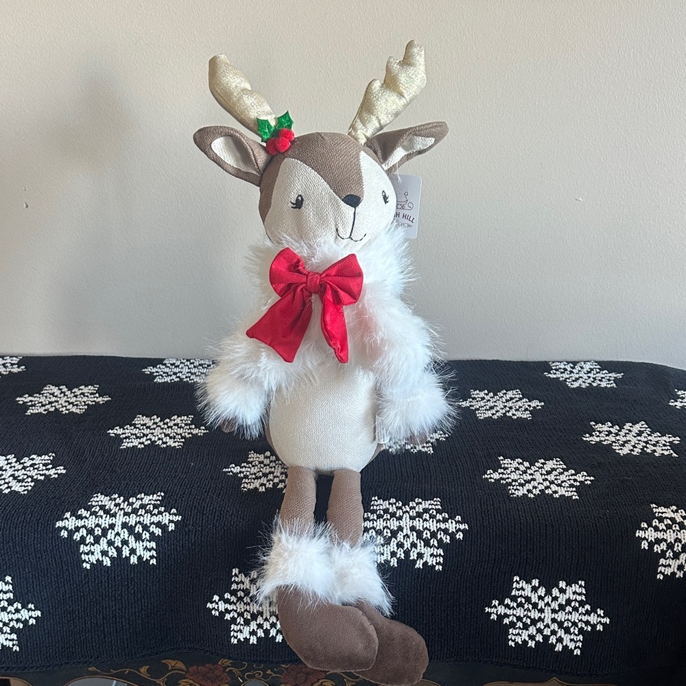 Sleigh Hill Holiday Christmas Plush Reindeer Decor So Cute!! NEW!